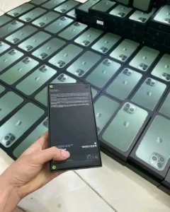 Iphone liquidation pallets - Image 3